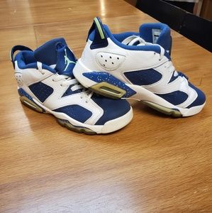 Jordan Retro 6's sz 5Y (768881-106)